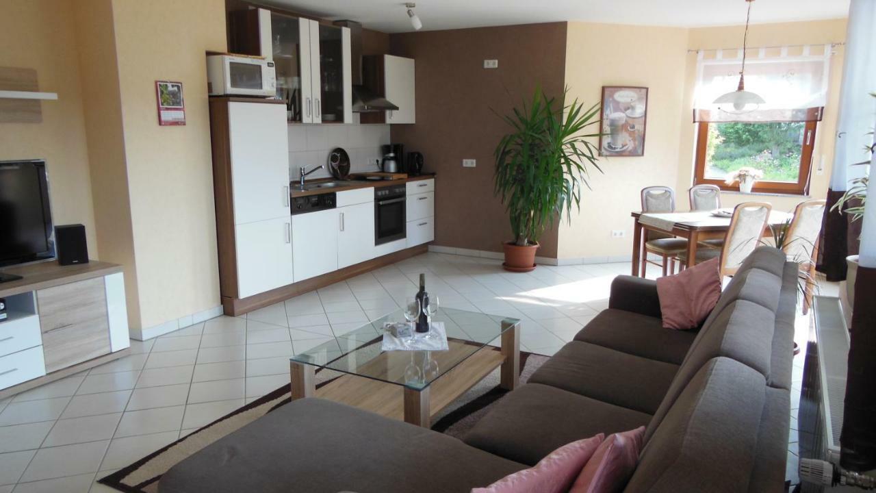 Ferienwohnung Basche Oberzissen エクステリア 写真
